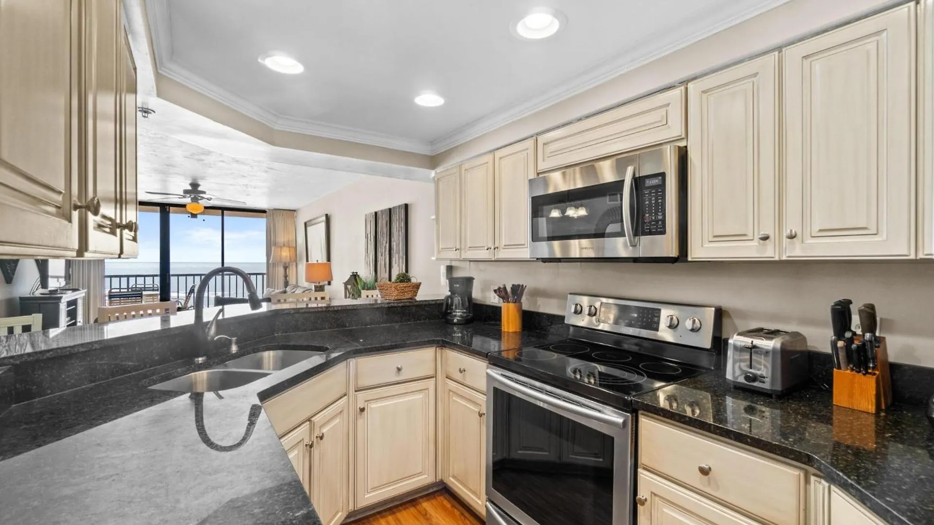 Summerhouse Beach Resort By Panhandle Getaways Panama City Beach Apartmán
